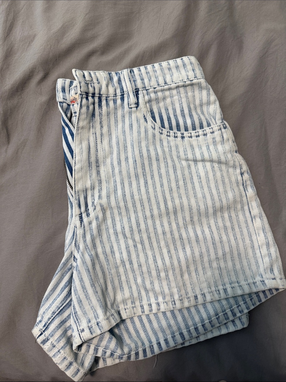 Faherty striped high rise shorts white and blue size 29